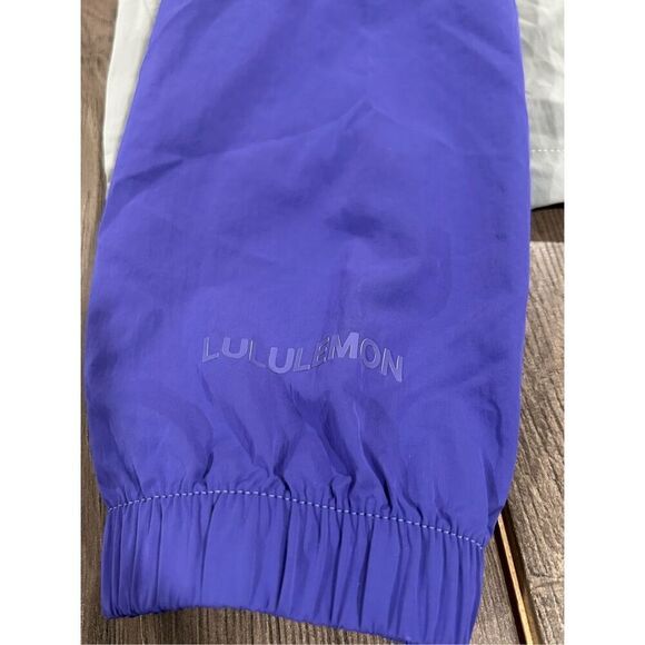 Lululemon Evergreen Anorak Sz 2 - Picture 5 of 7